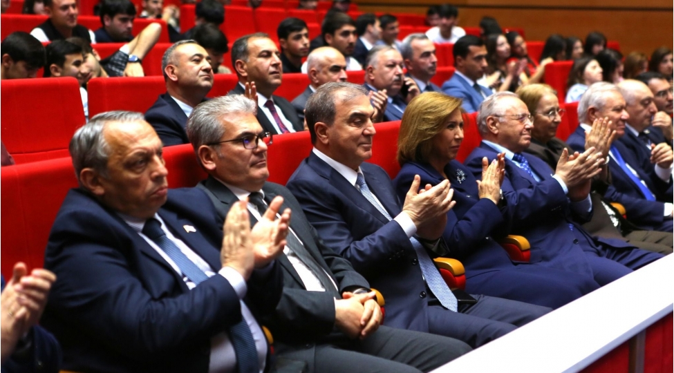 gencede-heyder-eliyev-azerbaycanin-suverenliyi-ve-musteqilliyi-xalqimizin-azad-ruhunun-tecessumudur-movzusunda-konfrans-kechirilib