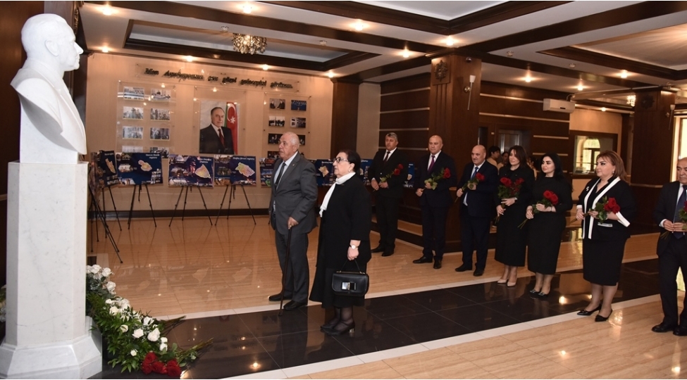 ulu-onder-heyder-eliyev-muasir-musteqil-azerbaycanin-banisidir