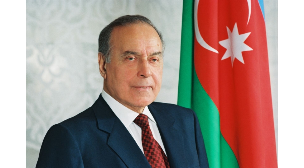 umummilli-lider-heyder-eliyevin-anadan-olmasinin-102-ci-ildonumudur