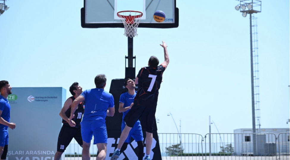 fhn-in-kishilerden-ibaret-basketbol-komandasi-chempion-adini-qazanib-2