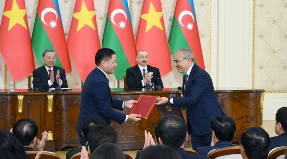 azerbaycan-vyetnam-elaqelerini-daha-yuksek-pilleye-qaldiran-sened