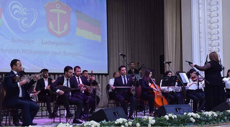 sumqayitda-almaniya-numayende-heyetinin-ishtiraki-ile-konsert-proqrami-teshkil-olunub