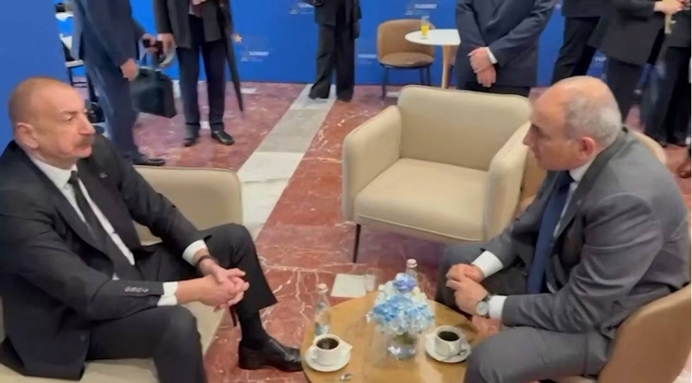 ilham-eliyev-pashinyanla-gorushdu-video