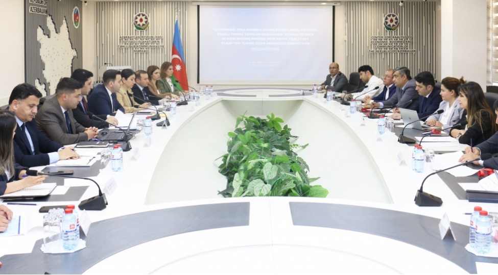 iitkm-de-avtomobil-yollarinda-gorulen-ishlerin-elaqelendirilmesine-dair-vahid-fealiyyet-plani-ile-bagli-gorush-kechirilib