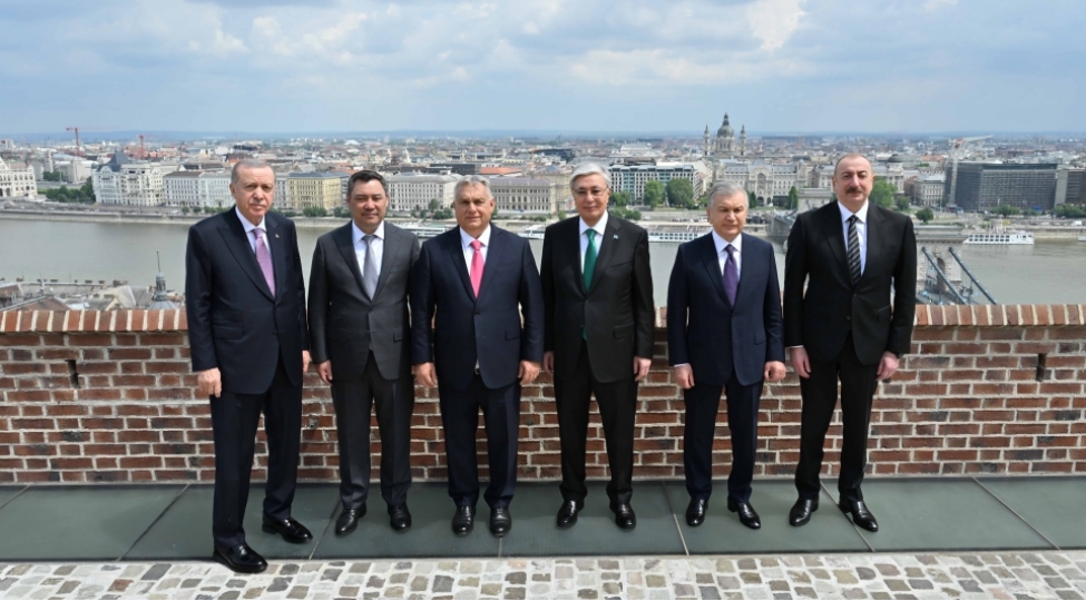 budapeshtde-turk-dovletleri-teshkilatinin-dovlet-ve-hokumet-bashchilarinin-sherefine-resmi-lanch-verilib-foto