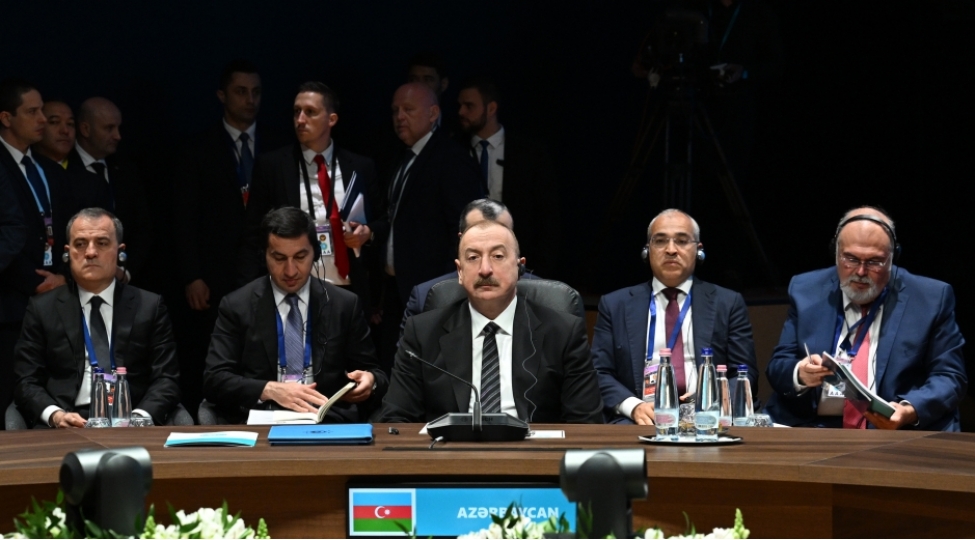 budapeshtde-turk-dovletleri-teshkilatinin-dovlet-bashchilarinin-qeyri-resmi-zirve-gorushu-kechirilib-yenilenibfoto