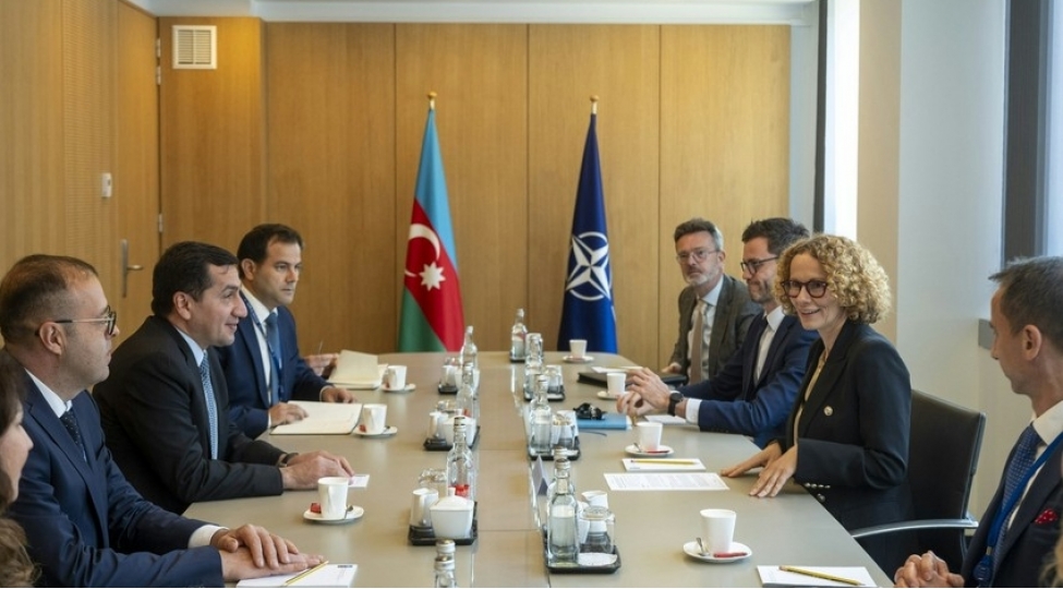 azerbaycanla-terefdashligi-yuksek-qiymetlendiririk-nato-bash-katibinin-muavini