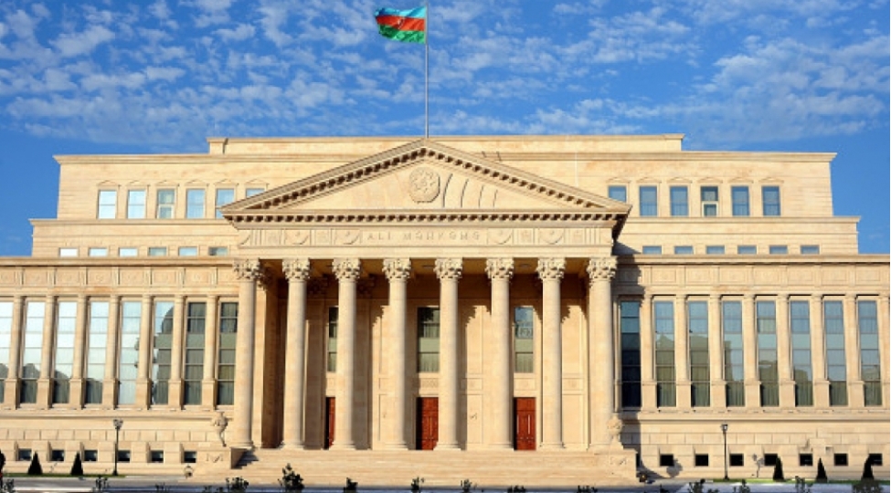 ali-mehkemede-qeyri-emlak-huquqlarinin-pozulmasina-gore-menevi-zererin-odenilmesi-muzakire-olunacaq