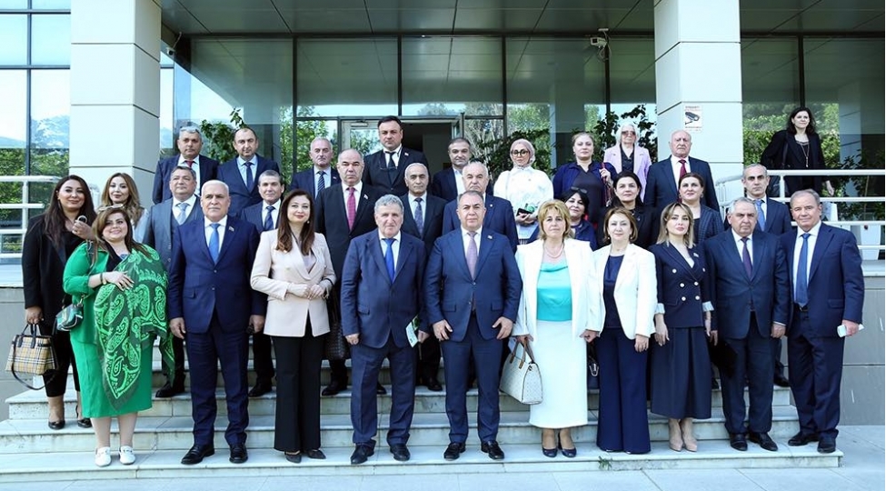 yashil-dunya-suni-intellekt-ve-yeni-realliqlar-movzusunda-elmi-praktik-konfrans-kechirilib-foto
