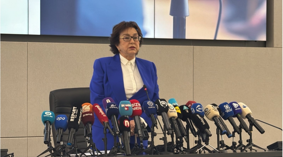 yazi-ishlerinin-yoxlanmasi-merhelesinde-tekce-suni-intellektden-istifade-olunmasi-barede-danishmaq-tezdir