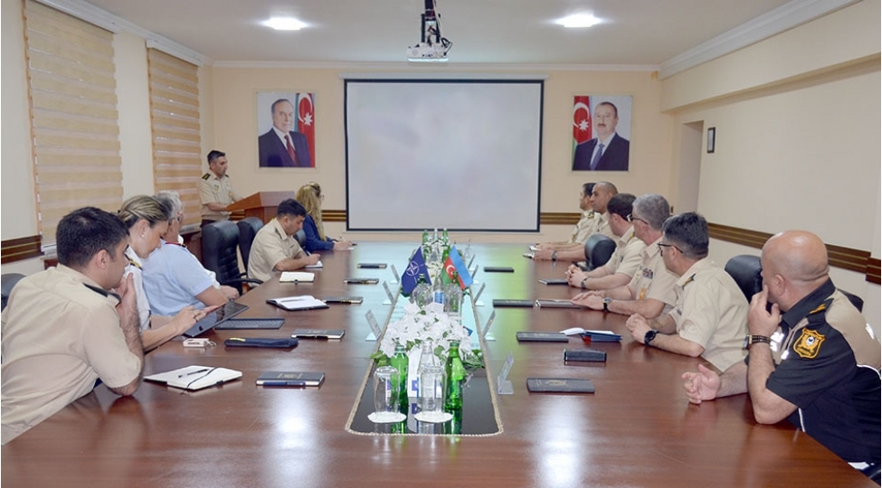 nato-numayende-heyeti-ile-herbi-emekdashliq-cherchivesinde-gorushler-kechirilib