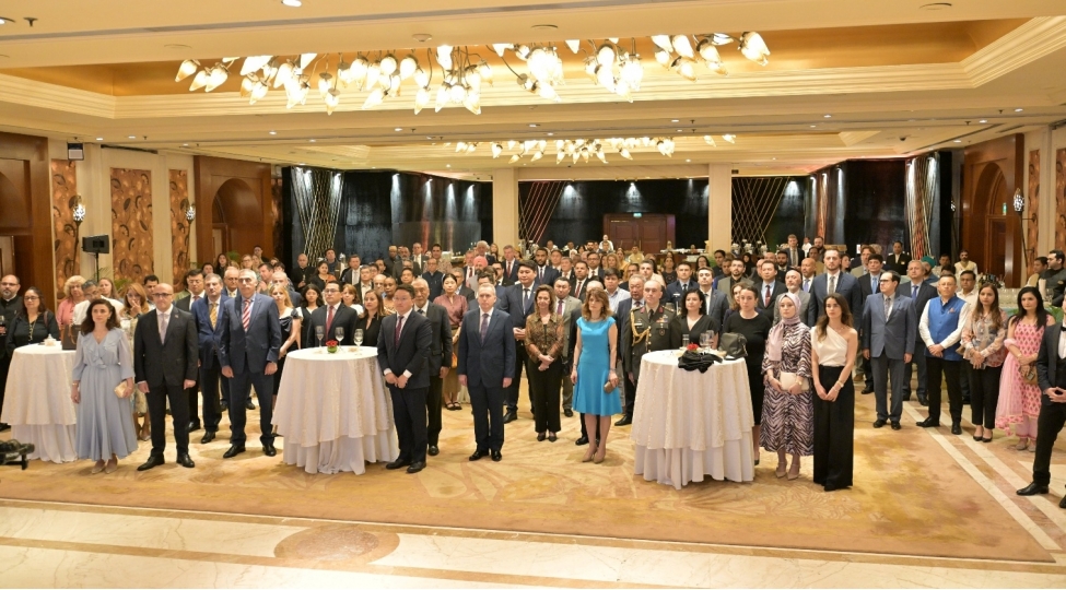 azerbaycanin-hindistandaki-sefirliyi-musteqillik-gunu-ve-konstitusiya-ve-suverenlik-iline-hesr-edilmish-resmi-qebul-teshkil-edib