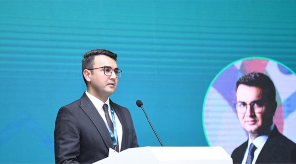 revan-hesenov-islamofobiya-getdikce-daha-genish-yayilan-ayri-sechkilik-formasina-chevrilir