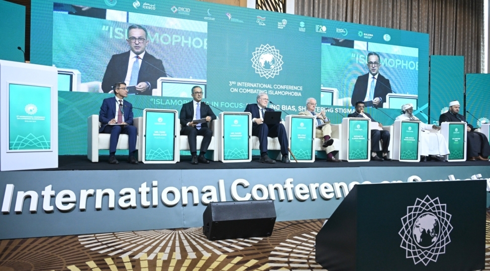 beynelxalq-konfransda-islamofobiyada-qlobal-meyiller-chagirishlar-ve-cavablar-movzusu-muzakire-edilib-yenilenib