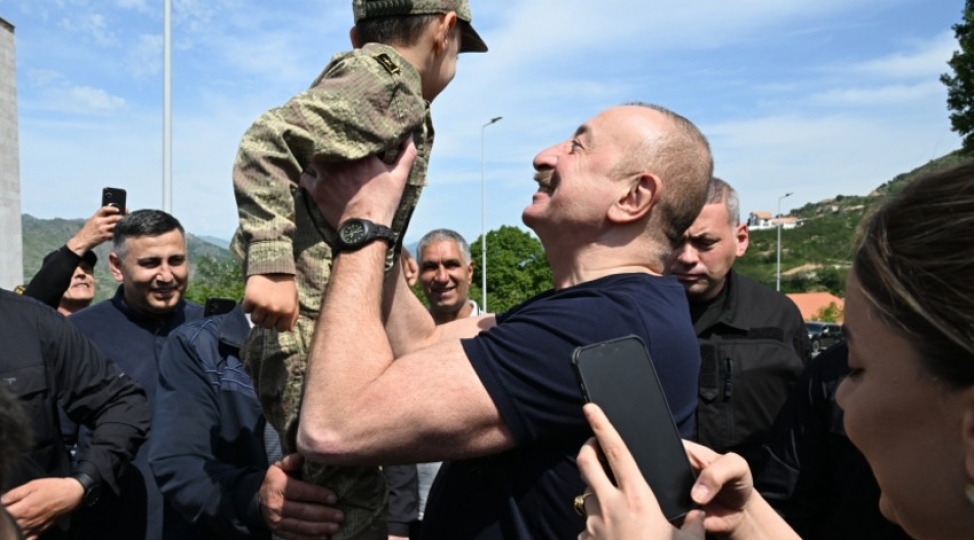 prezident-ilham-eliyevin-sosial-media-hesablarinda-lachin-sakinleri-ile-gorushunden-goruntuler-paylashilib