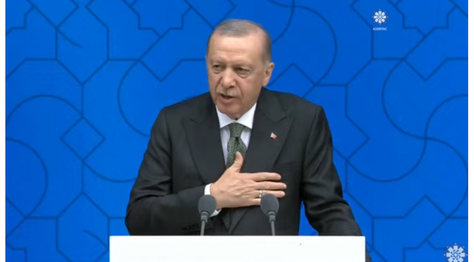 erdogan-lachinda-semed-vurgunun-azerbaycan-sheirini-seslendirdi