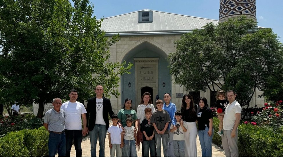 shehid-ailelerinin-uzvleri-azad-edilmish-erazilere-sefer-edibler