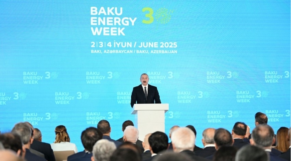prezident-ilham-eliyev-30-cu-caspian-oil-and-gas-13-cu-caspian-power-ve-30-cu-baku-energy-forumun-resmi-achilish-merasiminde-chixish-edib-yenilenib-3
