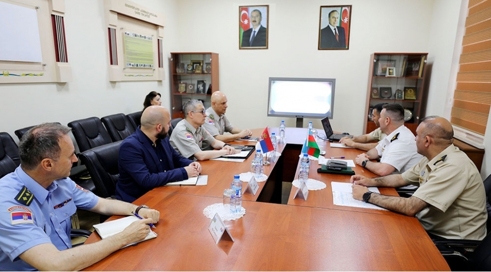 azerbaycan-ve-serbiya-herbi-numayendeleri-arasinda-gorush-kechirilib