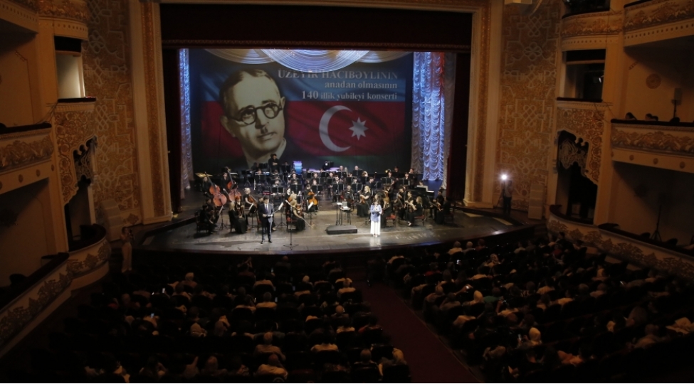 dashkendde-uzeyir-hacibeylinin-anadan-olmasinin-140-illik-yubileyi-munasibetile-boyuk-konsert-kechirilib