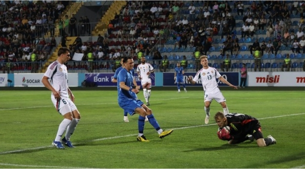 azerbaycan-millisi-macaristana-uduzub