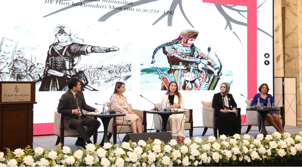genc-aile-forumu-cherchivesinde-panel-muzakireleri-teshkil-olunub