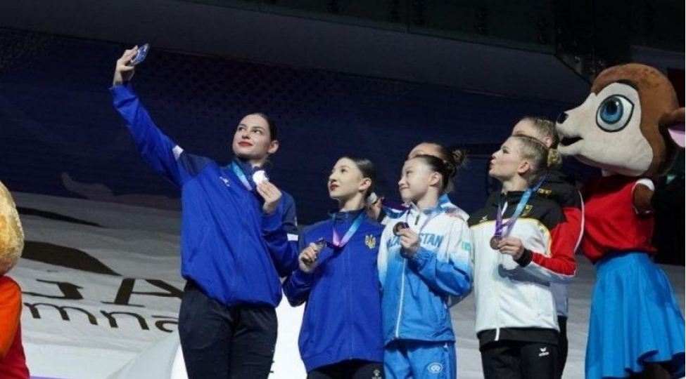 gimnastlarimizdunya-kubokunda-medallar-qazaniblar