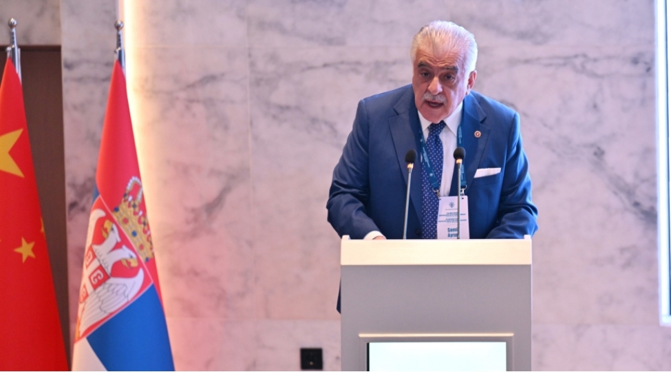 shamil-ayrim-yeni-dunya-nizaminin-quruldugu-bir-vaxta-azerbaycan-diplomatik-herbi-qelebelere-imza-atib