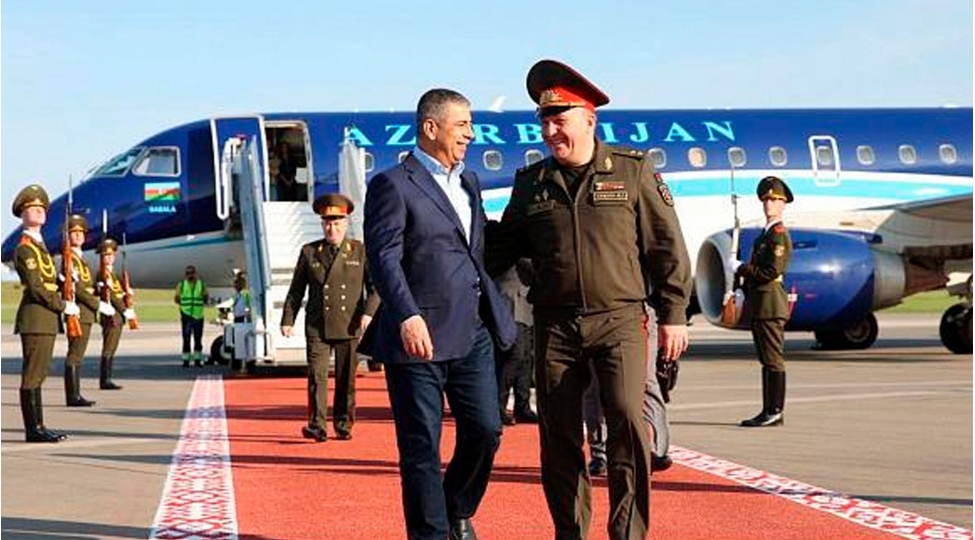 azerbaycanin-mudafie-naziri-belarusa-resmi-sefer-edib