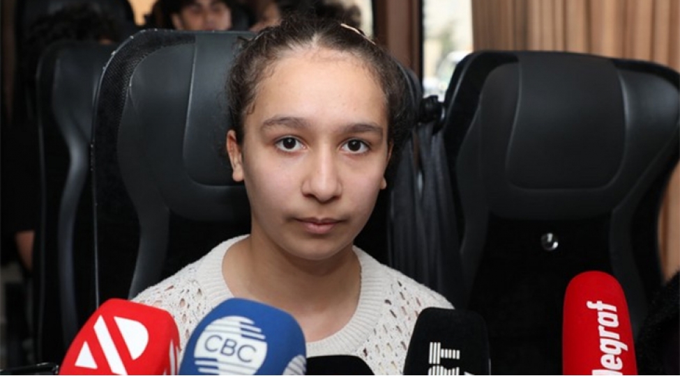 kengerli-kendinin-13-yashli-sakini-agdamda-qalib-hekim-ishlemek-isteyirem