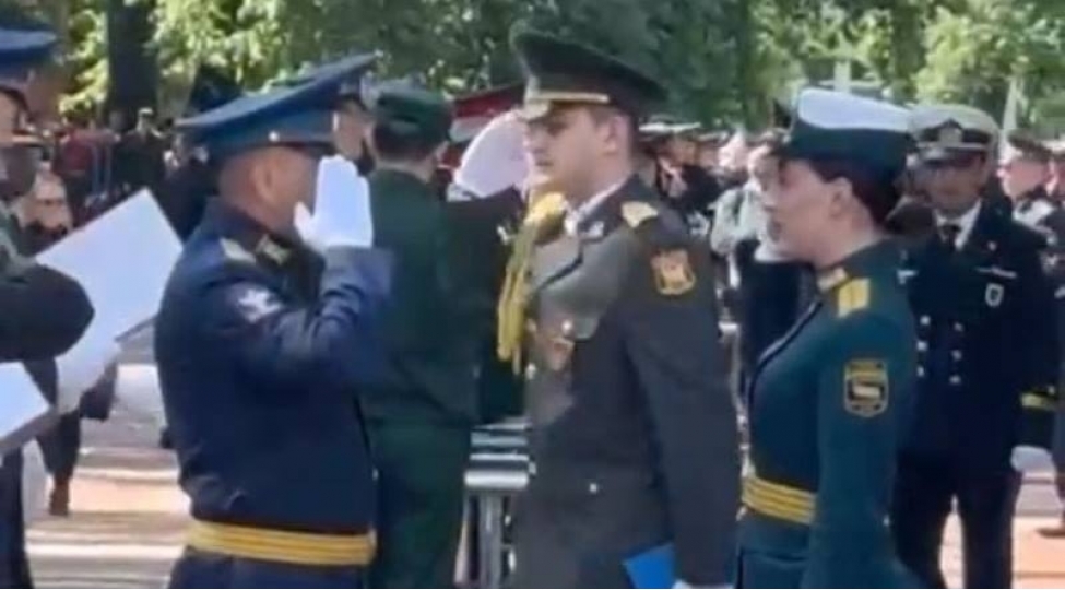 shehid-polkovnikin-ogluna-leytenant-rutbesi-verildi-foto