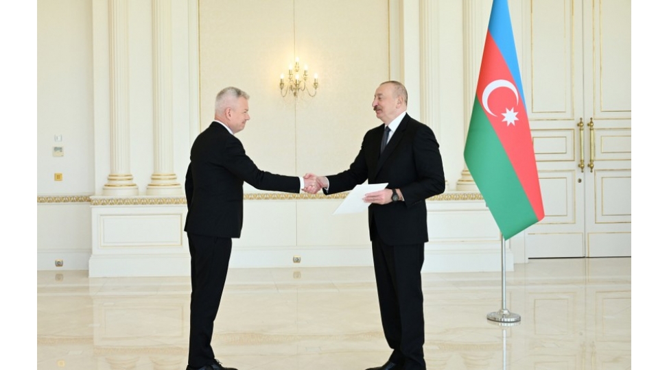 prezident-polshanin-yeni-sefirinin-etimadnamesini-qebul-edib