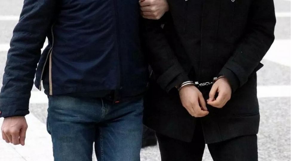 turkiye-polisindeki-feto-culer-hebs-olunub