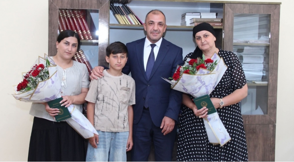 xachmazda-iki-shehidin-aile-uzvleri-imtahan-vererek-attestat-aliblar