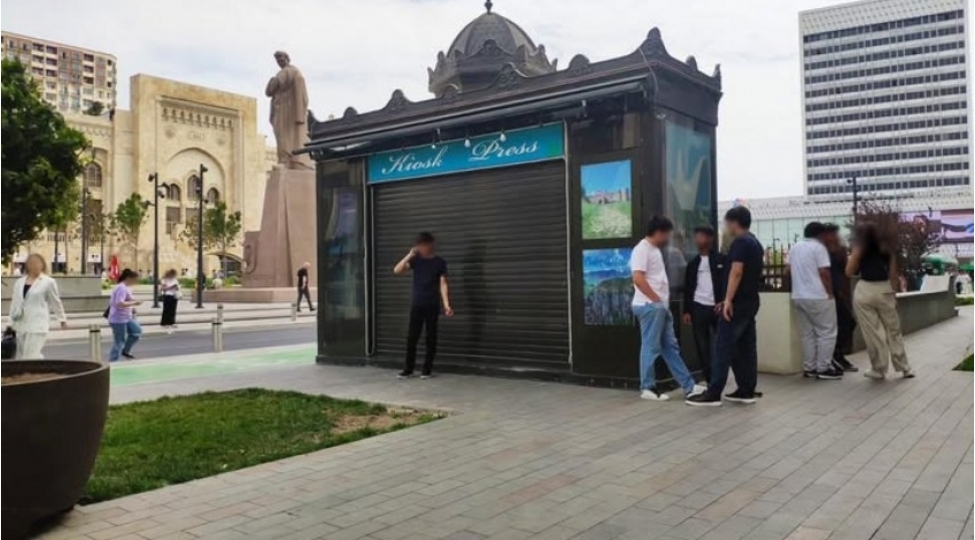 28-may-metrostansiyasinin-yaxinliginda-qanunsuz-qoyulan-koshk-goturulub