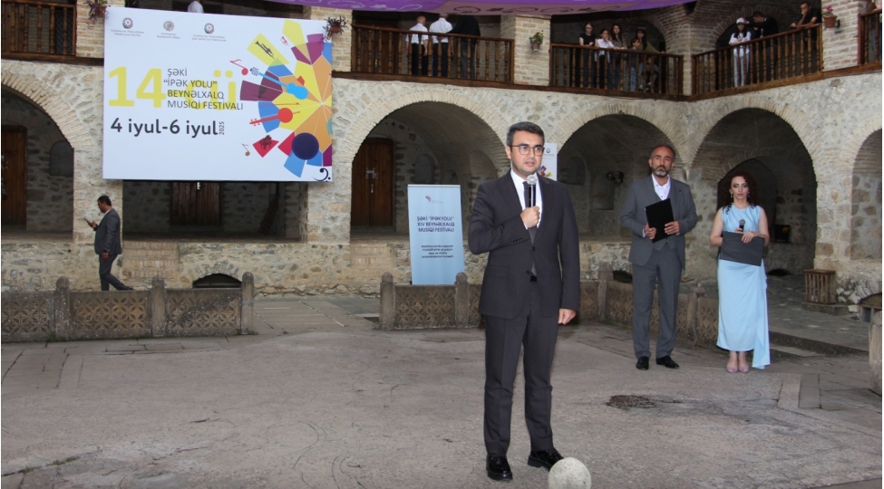 sheki-ipek-yolu-xiv-beynelxalq-musiqi-festivalina-start-verilib-foto