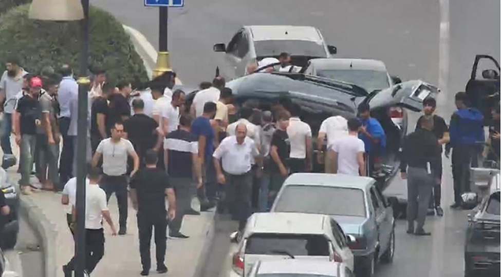 tbilisi-prospektinde-yol-neqliyyat-hadisesi-bash-verib