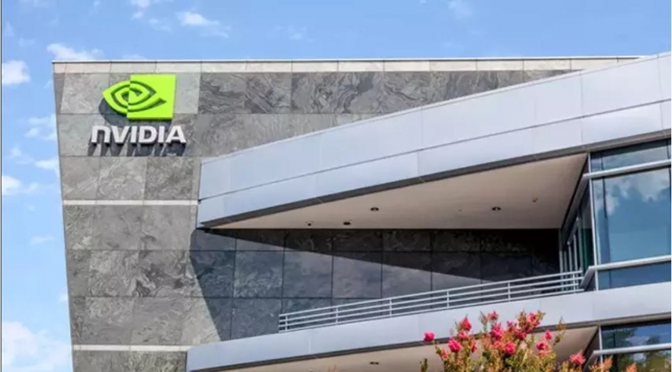 nvidia-applei-usteleyir-4-trilyon-dollar-heddine-chatir