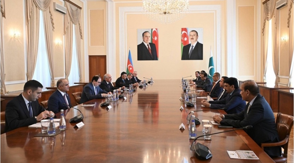 eli-esedov-pakistan-milli-assambleyasinin-sedri-ile-gorushub