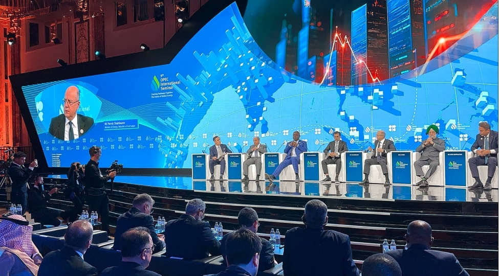 energetika-naziri-davamli-enerji-techizati-sermaye-olmadan-mumkun-deyil