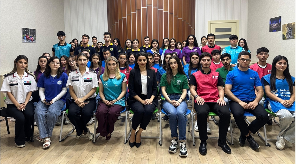 azerbaycan-konulluleri-milli-kimlik-ideoloji-hazirliq-proqrami-cherchivesinde-sebine-xasayeva-ile-gorushubler