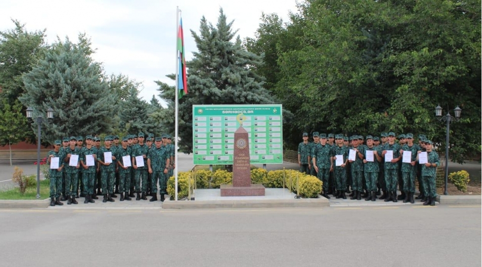 herbi-xidmeti-basha-vuran-serhedchi-esgerler-silahli-quvvelerin-ehtiyatina-buraxilib