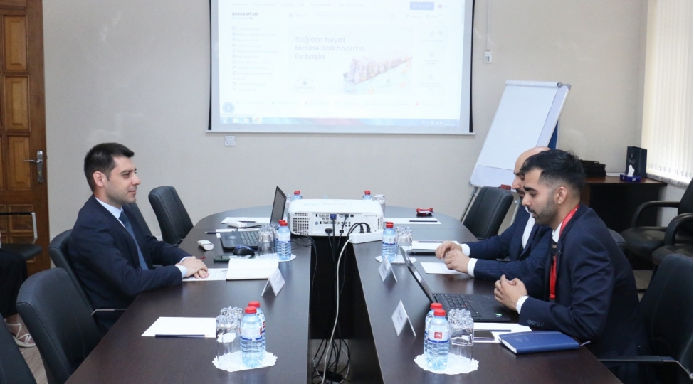 azexportaz-portali-ile-dunya-iqtisadi-forumu-arasinda-emekdashliq-imkanlari-muzakire-edilib