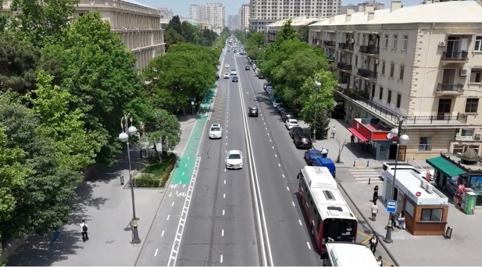 din-avtobus-dayanacaqlarini-zebt-eden-suruculere-xeberdarliq-edib-video