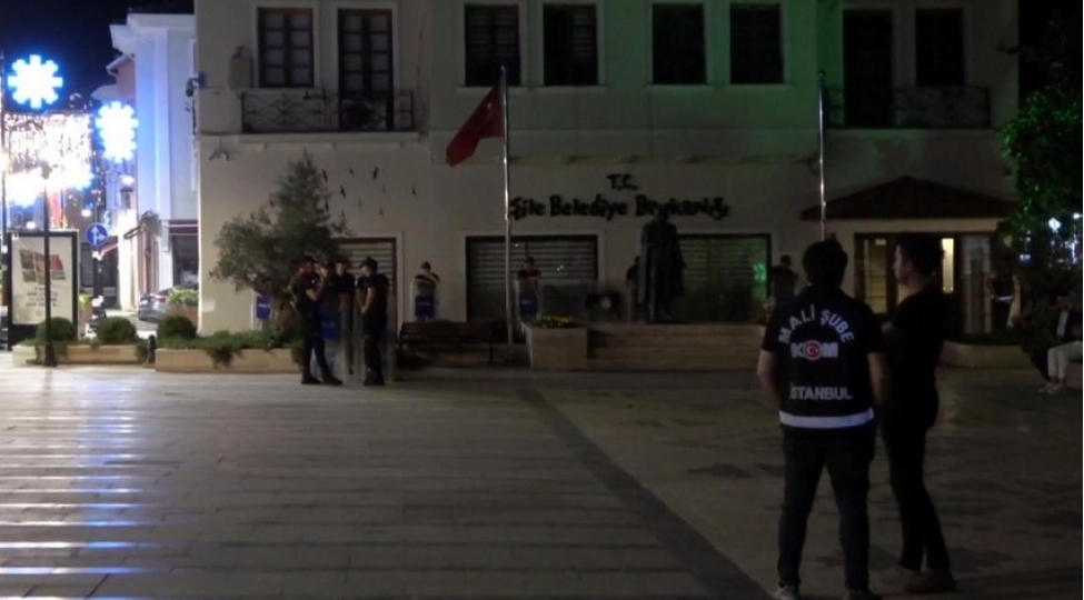 turkiyede-daha-bir-belediyye-sedri-saxlanilib