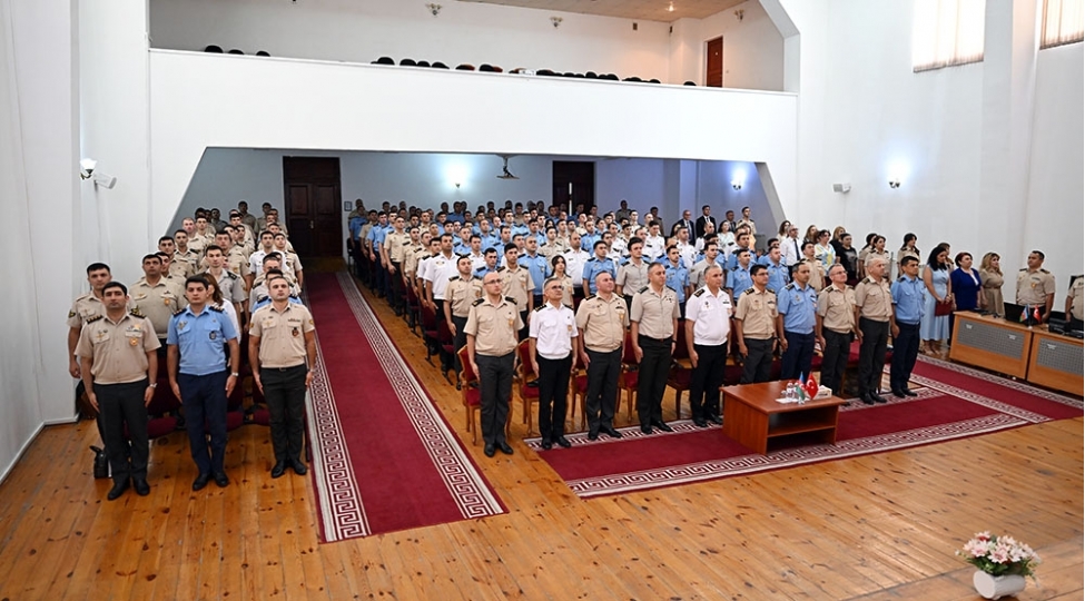 azerbaycan-ordusunda-muxtelif-xarici-diller-uzre-teshkil-olunmush-kurslarin-buraxilish-merasimi-kechirilib