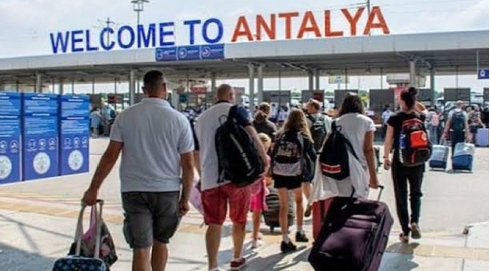 antalya-turist-sayina-gore-daha-bir-rekorda-imza-atib