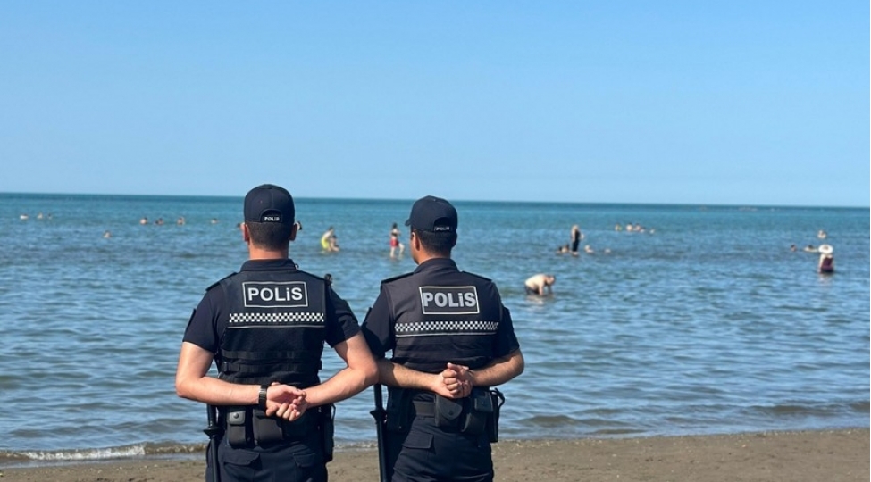 din-istirahet-zonalarina-elave-polis-emekdashlari-ve-avtomobiller-celb-edilib