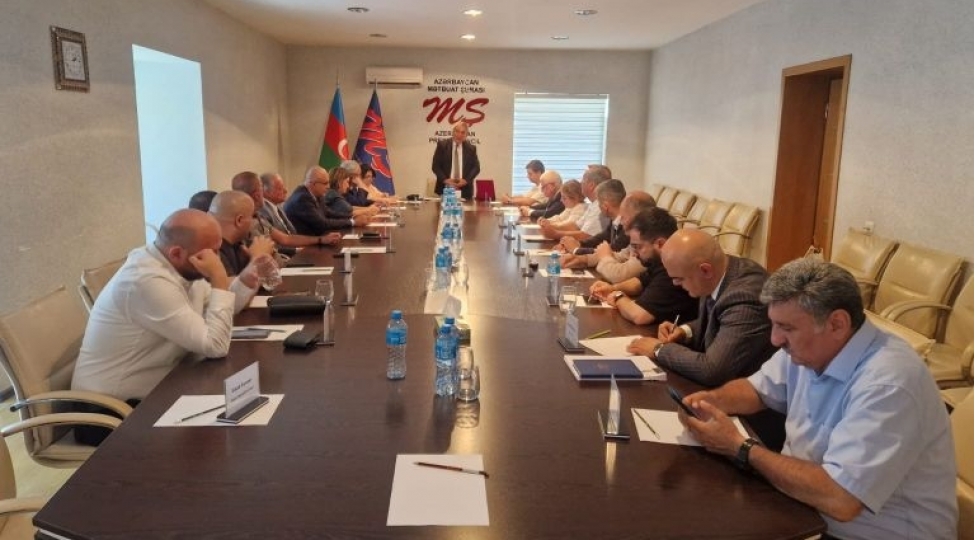 metbuat-shurasi-sputnik-azerbaycanla-bagli-durumu-muzakire-edib