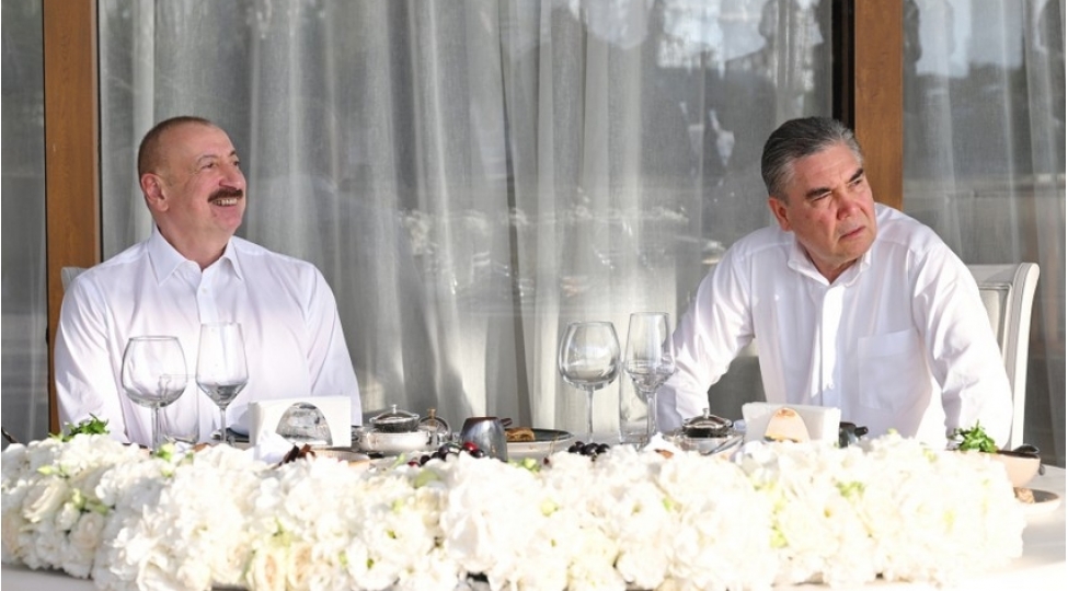 prezident-ilham-eliyev-ve-qurbanqulu-berdimehemmedov-birge-nahar-edibler